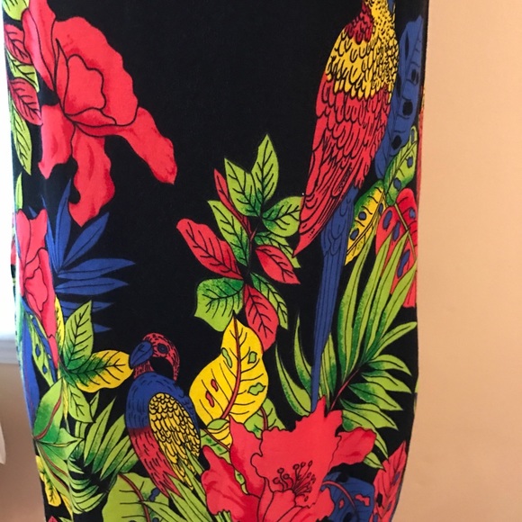 Koko Knot Dress/Cover up w Parrots & Hibiscus - Picture 2 of 8